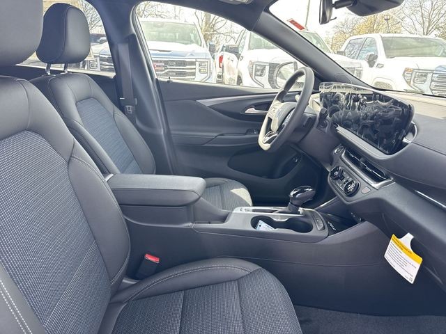 Buick Envista Vehicle Full-screen Gallery Image 23