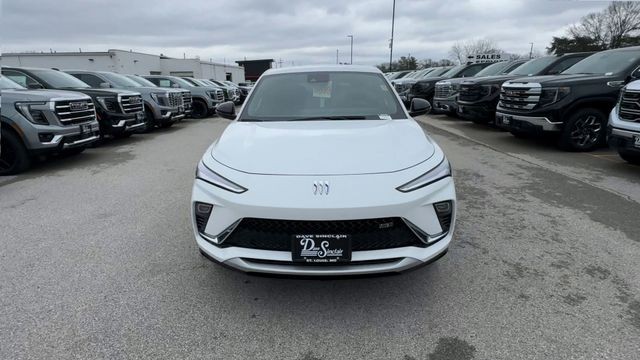 Buick Envista Vehicle Full-screen Gallery Image 03