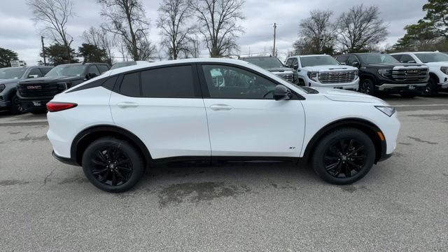 Buick Envista Vehicle Full-screen Gallery Image 09