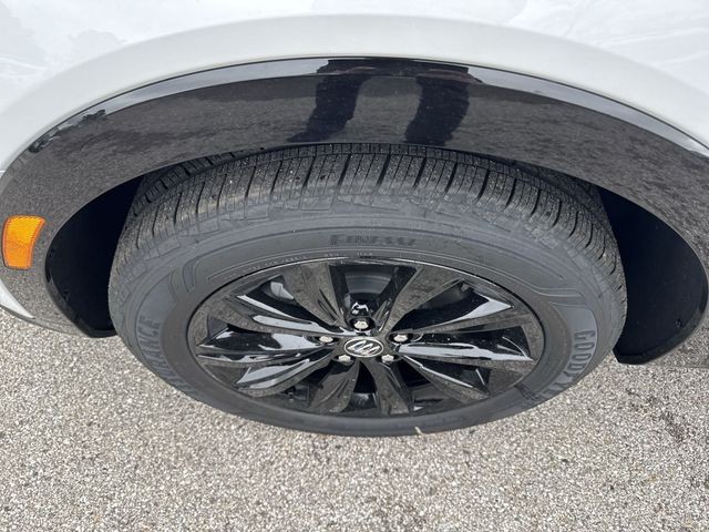 Buick Envista Vehicle Full-screen Gallery Image 10