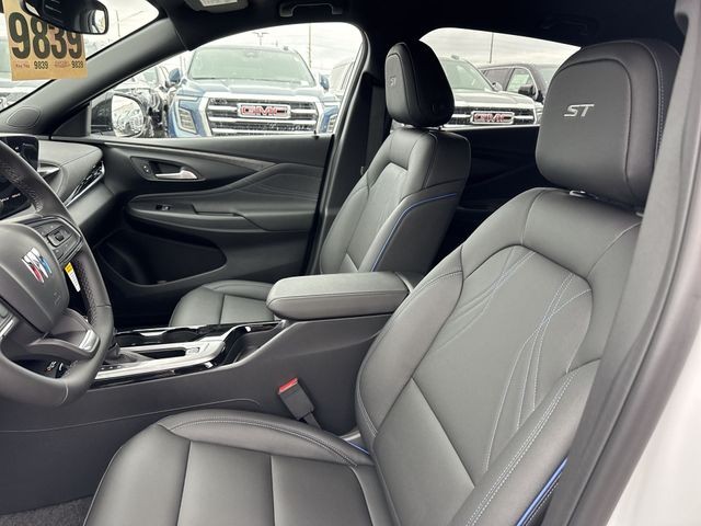 Buick Envista Vehicle Full-screen Gallery Image 11