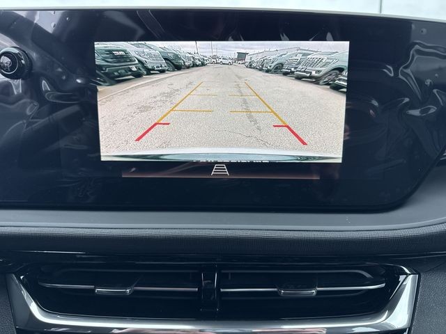 Buick Envista Vehicle Full-screen Gallery Image 17