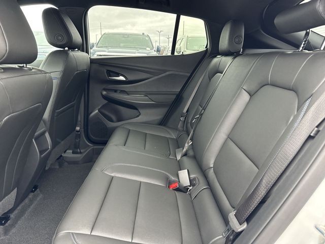 Buick Envista Vehicle Full-screen Gallery Image 21