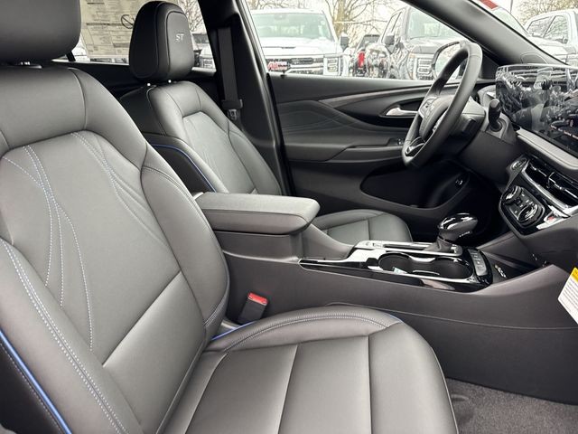 Buick Envista Vehicle Full-screen Gallery Image 23