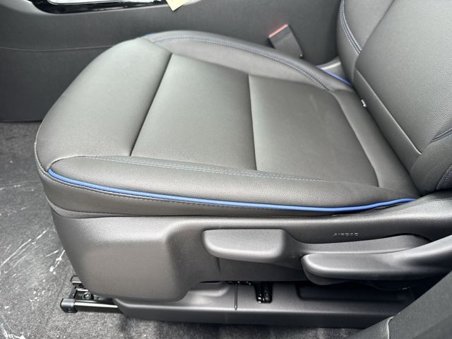 Buick Envista Vehicle Full-screen Gallery Image 11