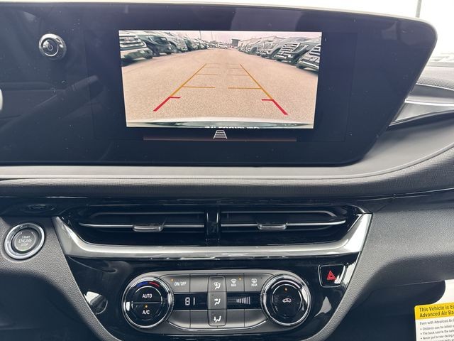 Buick Envista Vehicle Full-screen Gallery Image 16