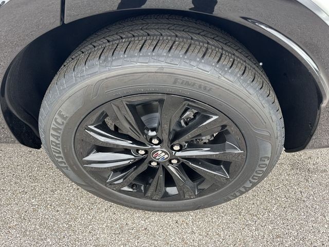 Buick Envista Vehicle Full-screen Gallery Image 24