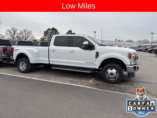 Ford Super Duty F-350 DRW Vehicle Full-screen Gallery Image 02