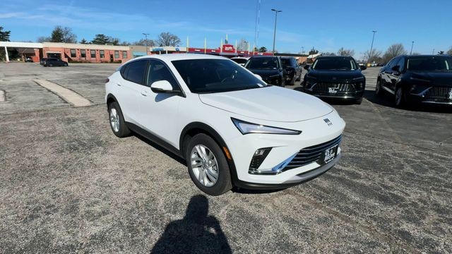 Buick Envista Vehicle Full-screen Gallery Image 02