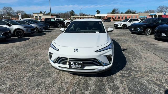 Buick Envista Vehicle Full-screen Gallery Image 03