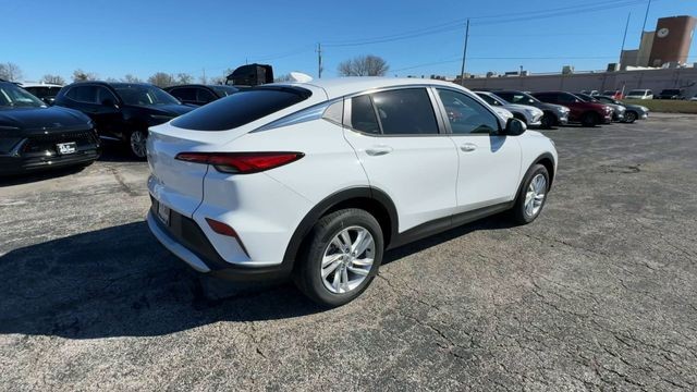 Buick Envista Vehicle Full-screen Gallery Image 08