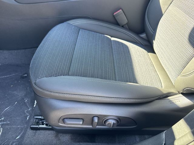 Buick Envista Vehicle Full-screen Gallery Image 12