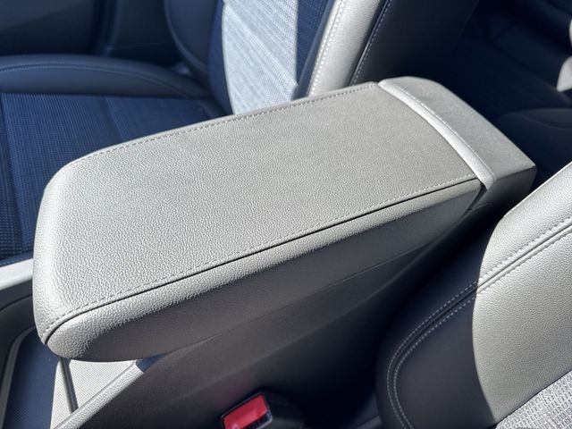 Buick Envista Vehicle Full-screen Gallery Image 20