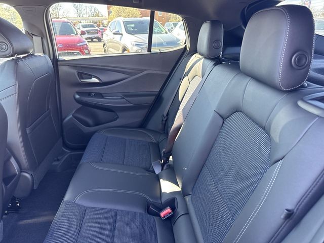 Buick Envista Vehicle Full-screen Gallery Image 21