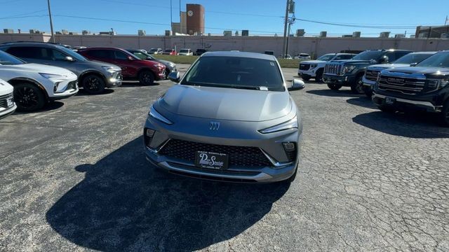 Buick Envista Vehicle Full-screen Gallery Image 03