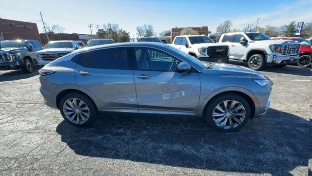 Buick Envista Vehicle Full-screen Gallery Image 09