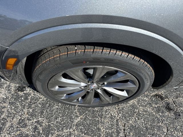 Buick Envista Vehicle Full-screen Gallery Image 10