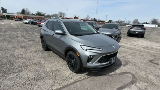 Buick Encore GX Vehicle Full-screen Gallery Image 02