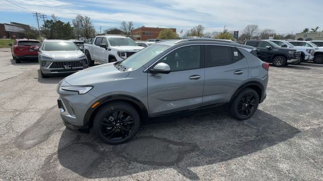 Buick Encore GX Vehicle Full-screen Gallery Image 04