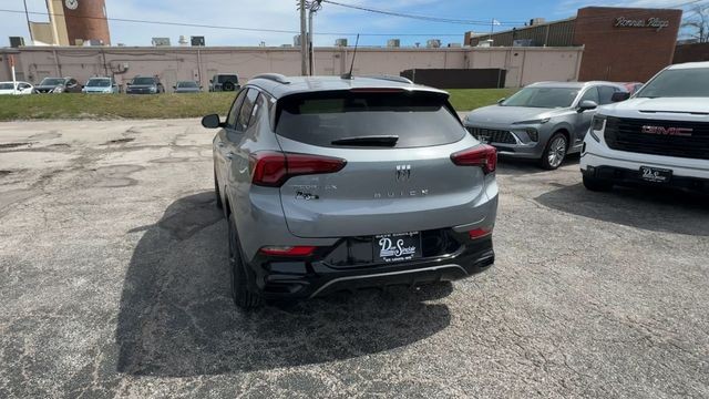 Buick Encore GX Vehicle Full-screen Gallery Image 07