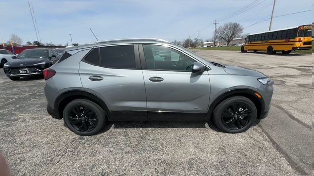 Buick Encore GX Vehicle Full-screen Gallery Image 09