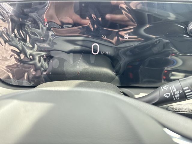 Buick Encore GX Vehicle Full-screen Gallery Image 15