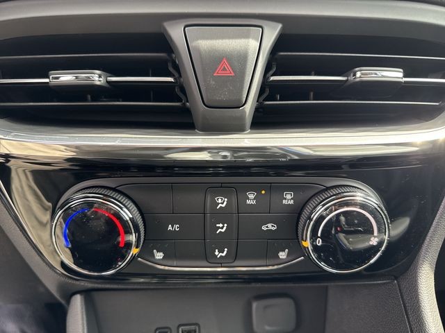 Buick Encore GX Vehicle Full-screen Gallery Image 18