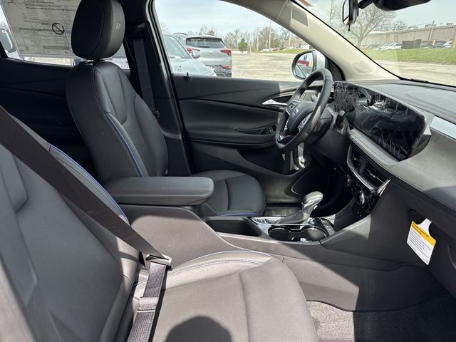 Buick Encore GX Vehicle Full-screen Gallery Image 23