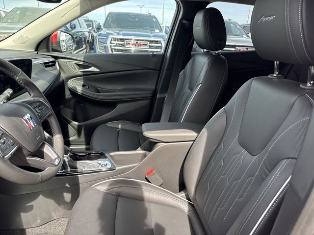 Buick Encore GX Vehicle Full-screen Gallery Image 11