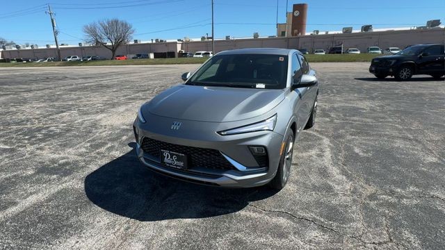 Buick Envista Vehicle Full-screen Gallery Image 03