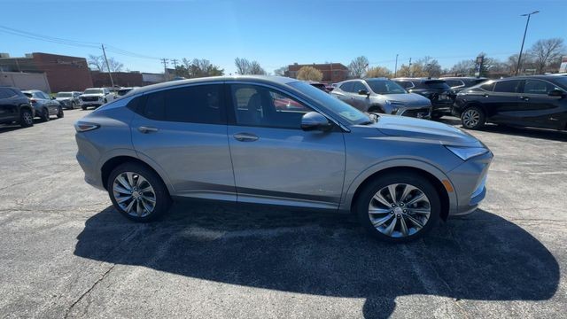 Buick Envista Vehicle Full-screen Gallery Image 09