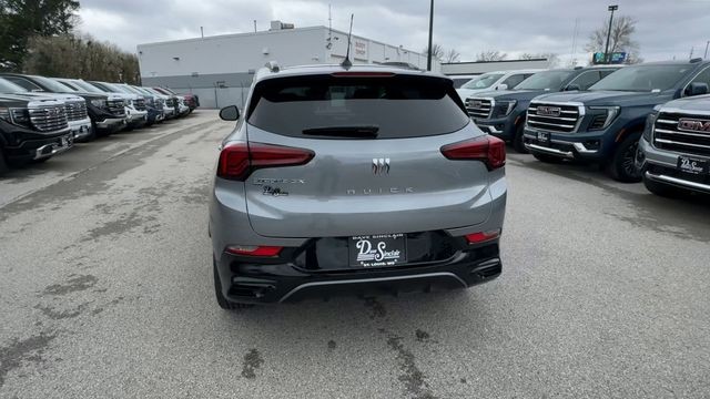 Buick Encore GX Vehicle Full-screen Gallery Image 07