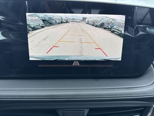 Buick Encore GX Vehicle Full-screen Gallery Image 17