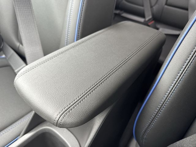 Buick Encore GX Vehicle Full-screen Gallery Image 20