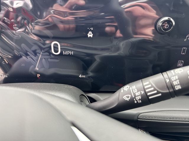 Buick Encore GX Vehicle Full-screen Gallery Image 15