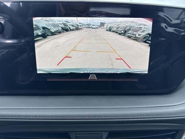 Buick Encore GX Vehicle Full-screen Gallery Image 17