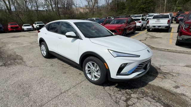 Buick Envista Vehicle Full-screen Gallery Image 02