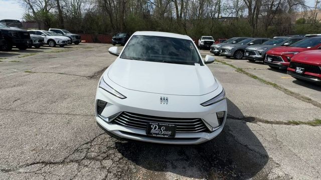 Buick Envista Vehicle Full-screen Gallery Image 03