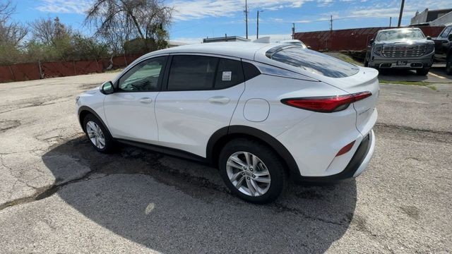 Buick Envista Vehicle Full-screen Gallery Image 06