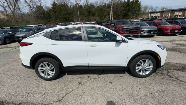 Buick Envista Vehicle Full-screen Gallery Image 09