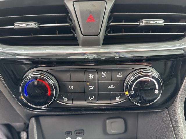 Buick Encore GX Vehicle Full-screen Gallery Image 18