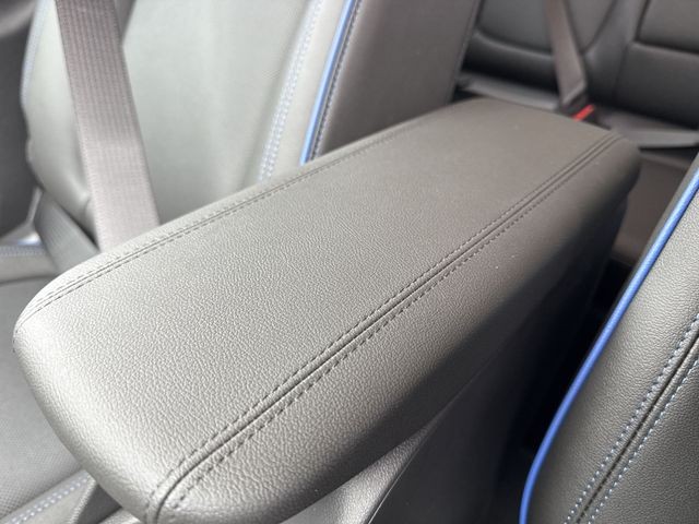 Buick Encore GX Vehicle Full-screen Gallery Image 20