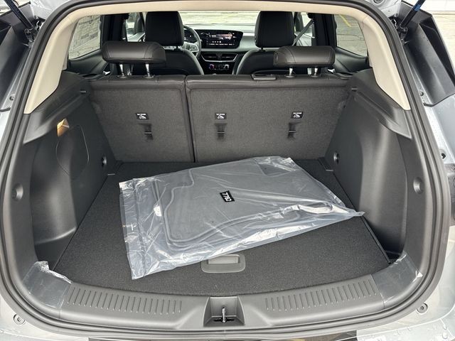 Buick Encore GX Vehicle Full-screen Gallery Image 22