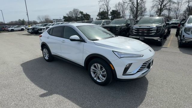 Buick Envista Vehicle Full-screen Gallery Image 02