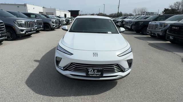 Buick Envista Vehicle Full-screen Gallery Image 03