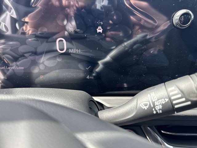 Buick Envista Vehicle Full-screen Gallery Image 15