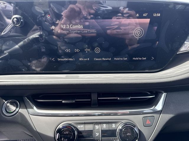 Buick Envista Vehicle Full-screen Gallery Image 16