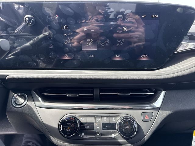 Buick Envista Vehicle Full-screen Gallery Image 18