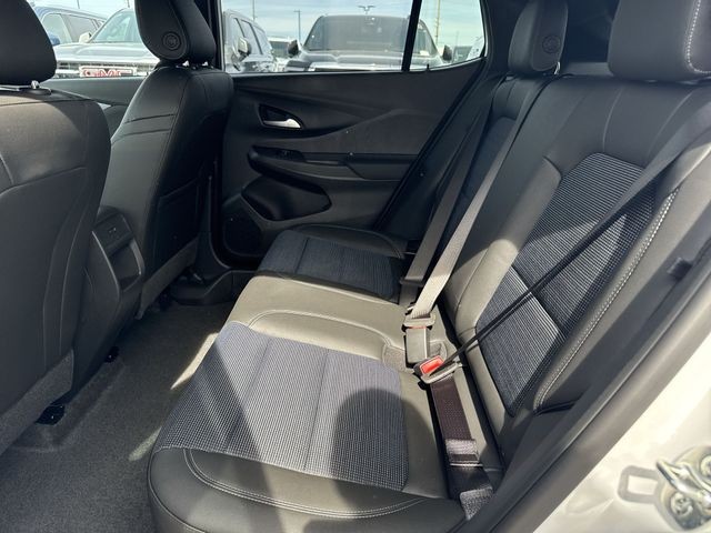 Buick Envista Vehicle Full-screen Gallery Image 21