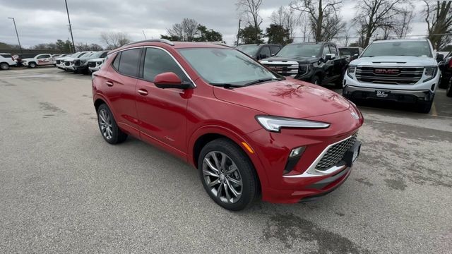 Buick Encore GX Vehicle Full-screen Gallery Image 02